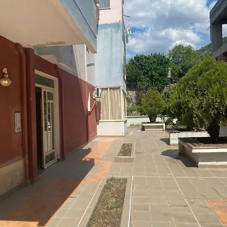 Relaxing Vlorë